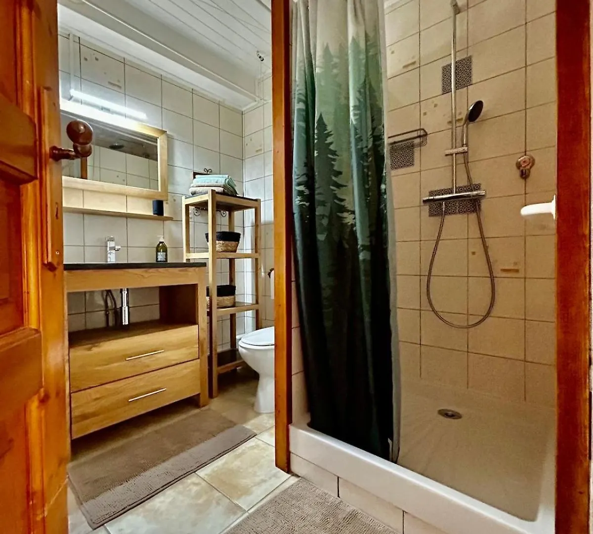 Apartment Studio Chaleureux 30M2, Entre Lac Et Montagnes, Parking Prive Gratuit, Lit Queen-Size Saint-Jorioz